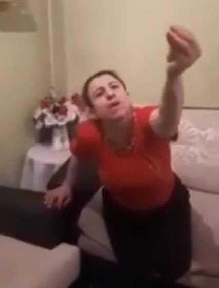 "Benimle evlenir misin?" diye sorsa ama daha 3 ay tanışmışsanız ne cevap verirdin?