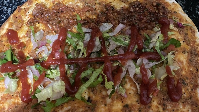 Bu saate lahmacun yemek zararlı mı?