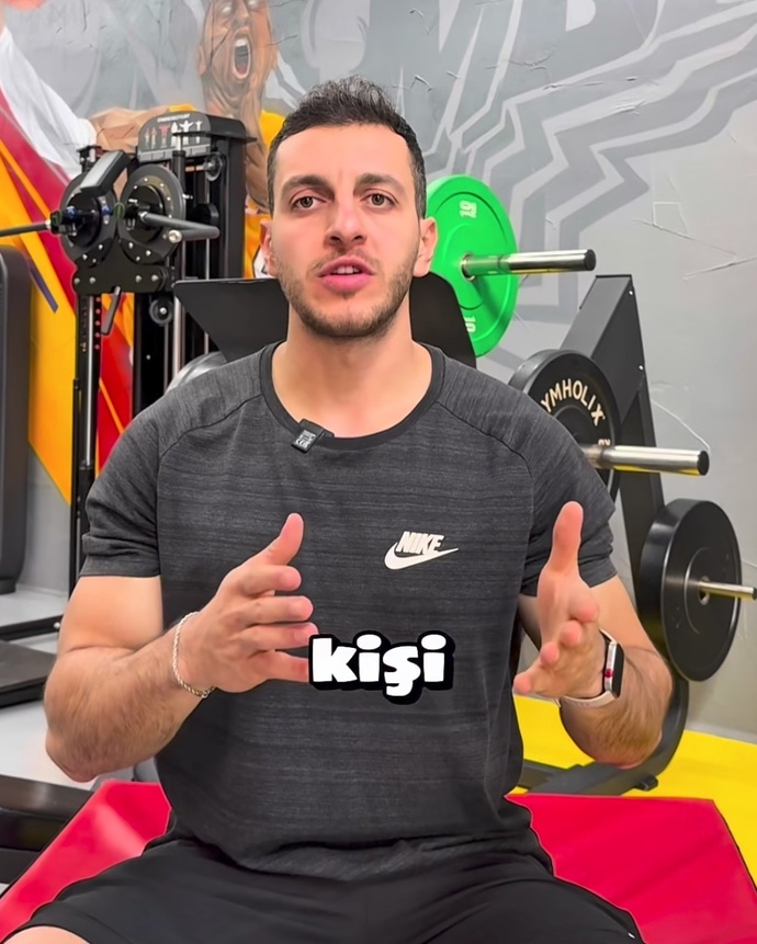 Sizce bu sporcu erkeğin tipi nasıl, çekici mi yoksa sıradan mı 🤔?
