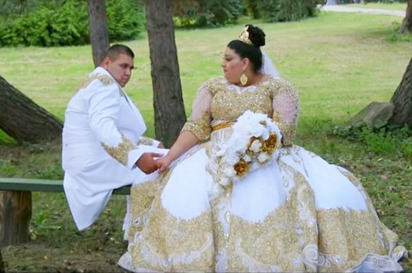 Ekonomik kriz varken evlilikten kaçan erkek mi suçlu, beklentiyi düşürmeyen kadın mı?