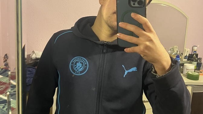 Bu akşamki maçı izlemek için kafeye böyle gitsem?