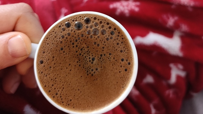 Sabah kahvesi gerçekten ayıltıyor mu yoksa tamamen psikolojik bir etki mi ☕?