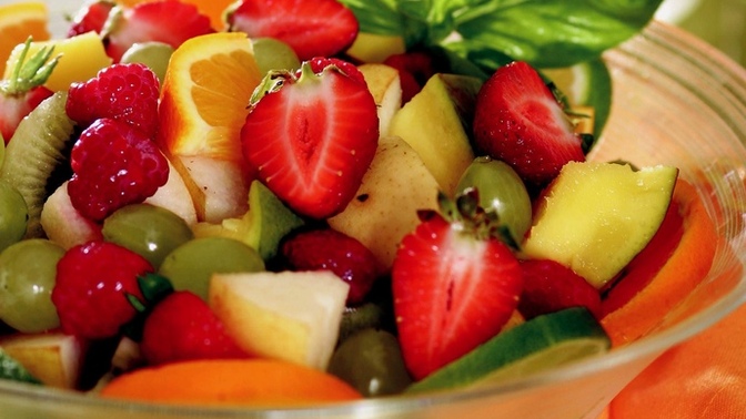 Meyve salatasına salata denir mi?