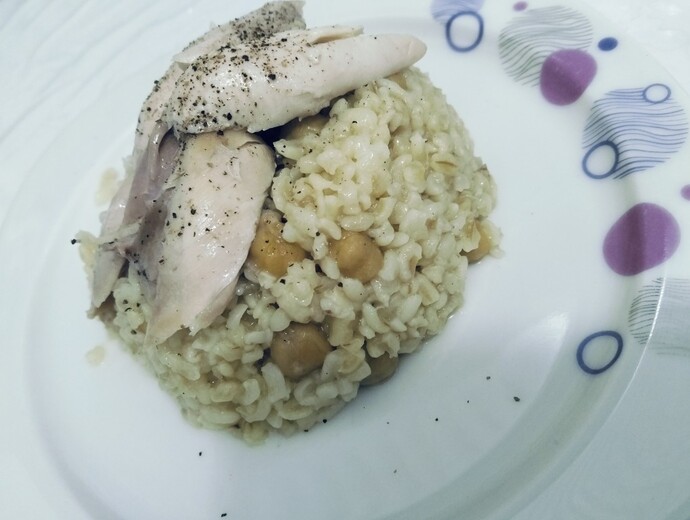 Tavuklu pilav nohutlu mu olur nohutsuz mu?