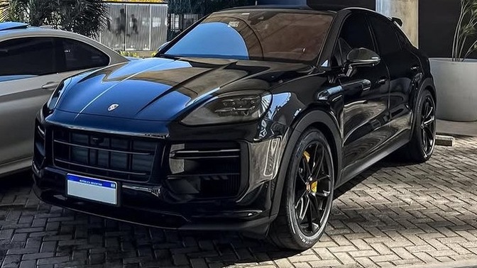 Porsche Cayenneye benzeyen eski model Hyundai jipin adı neydi?