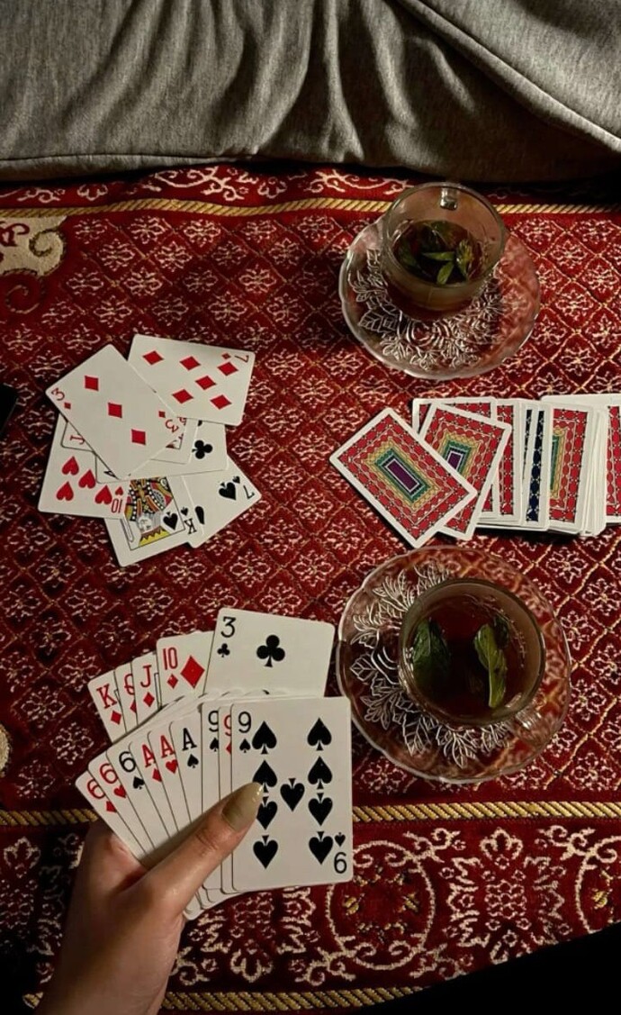 Benimle iskambil filan oynar mıydın?