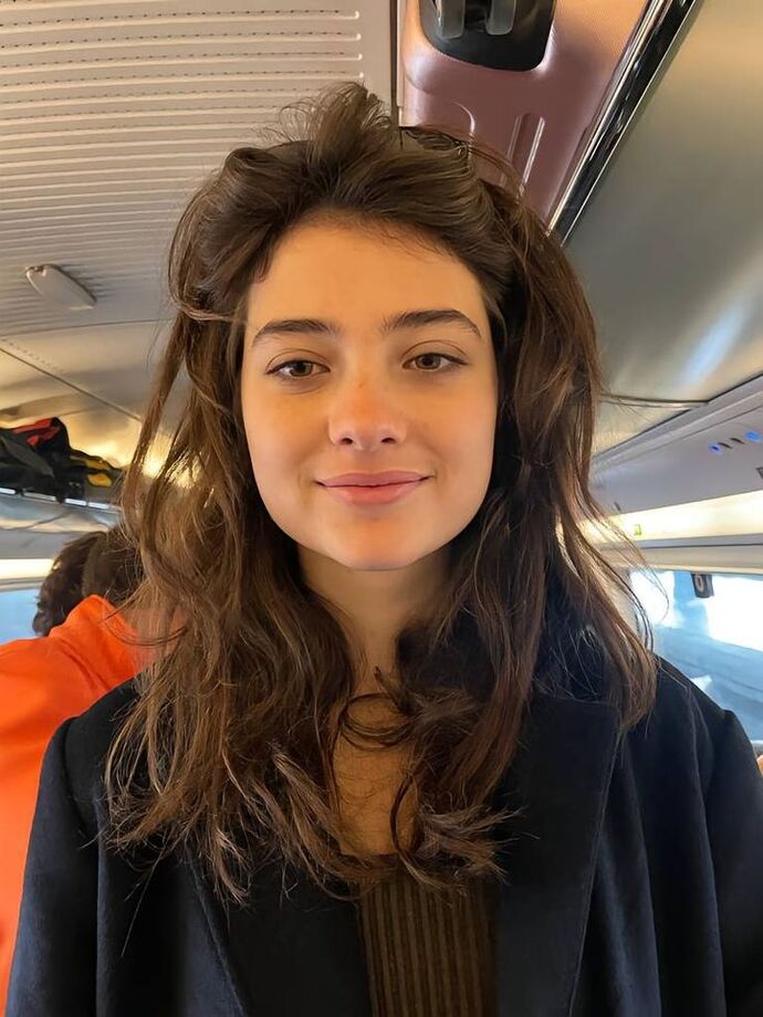 Makyajsız dedim sen çıktın yine de güzelsin 🫶🏻🧿