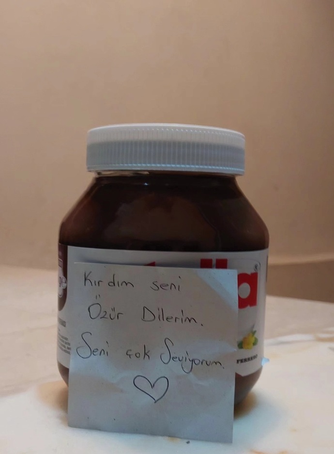 Kapı çaldığında böyle bir şeyle karşılaşsanız, affeder miydiniz?