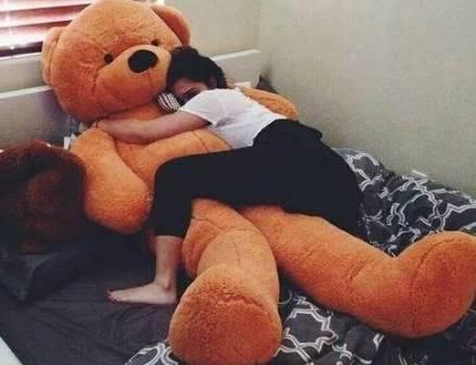 20-30 yaşına gelip hâlâ peluş ayıyla uyuyan var mı?