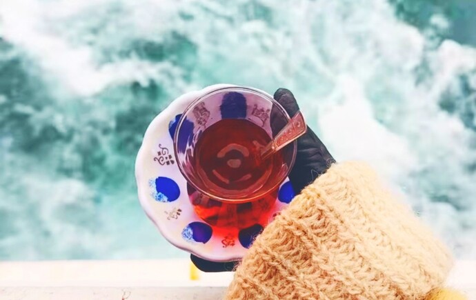Kolay mı sevmek seni🖤?