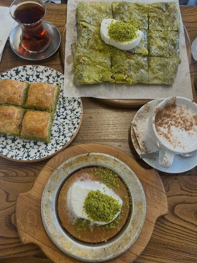 Künefe, katmer , baklava hangisini tercih eder siniz?