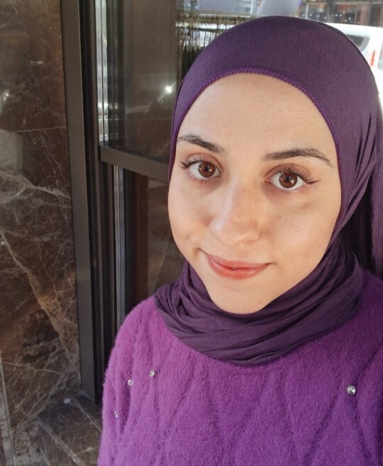 Size bi makyajlı bi de makyajsız halimi bıraktım. Tarafını seç?