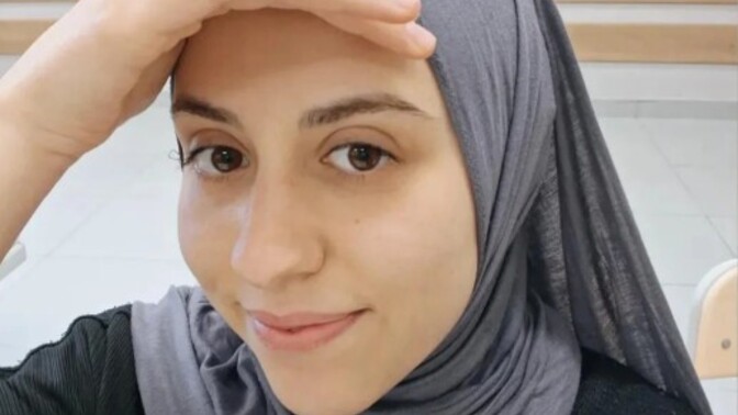 Size bi makyajlı bi de makyajsız halimi bıraktım. Tarafını seç?