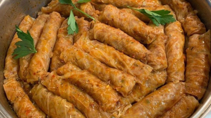 Lahana sarması sever misin, etli mi zeytinyağlı mı tercih edersin 🤤?