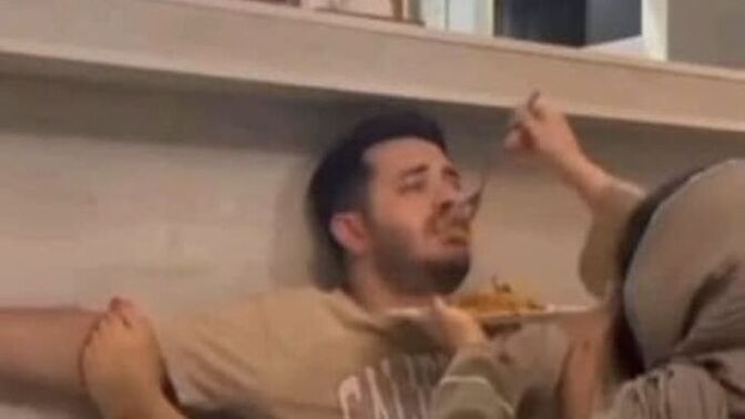 Sizinde anneniz sizi böyle yedirdi mi hiç?