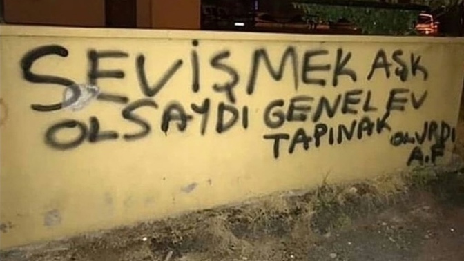 "Küfür etmek kendini ifade edemeyenin sığındı bir limandır? Siz günlük hayatta küfürlü konuşur musunuz?