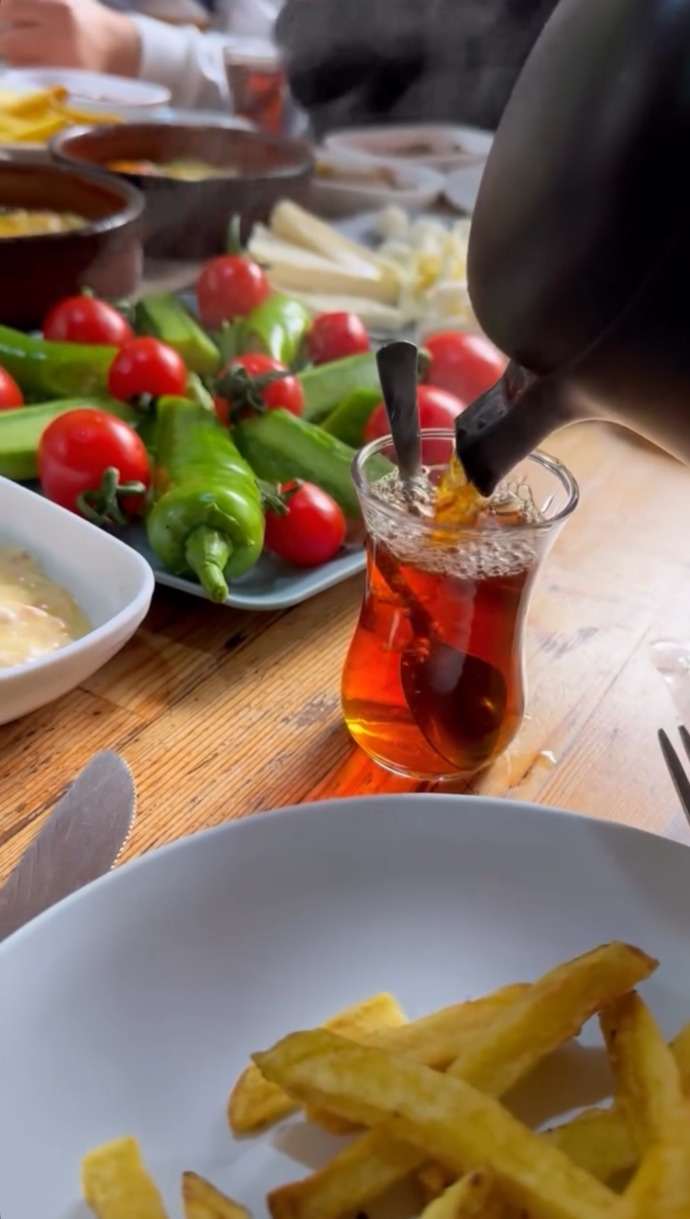 Sizce köy kahvaltısı mı daha keyifli yoksa lüks kahvaltı mekanları mı?