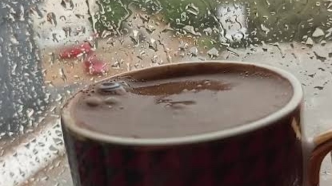 Yağmurlu havada kahve eşliğinde yağmuru seyir eritmeyi severmisiniz?