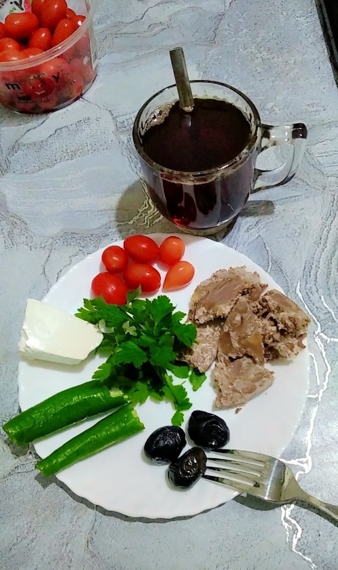 Sizinde çok acıkınca kan şekeriniz düşüyor mu?
