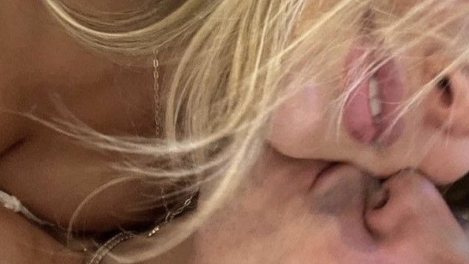 Birine karşı hislerini düşünmeden yaşamak sence cesaret mi, delilik mi?