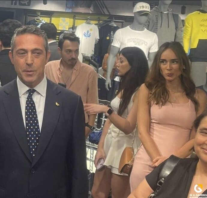 Eski sevgiliyi takip etmek masumca bir hareket mi, ezikçe bir hareket mi?