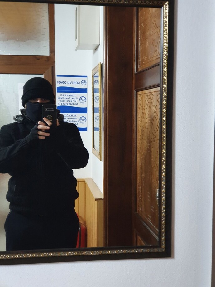 Ayna görünce mutlaka fotoğraf çekilir misin?