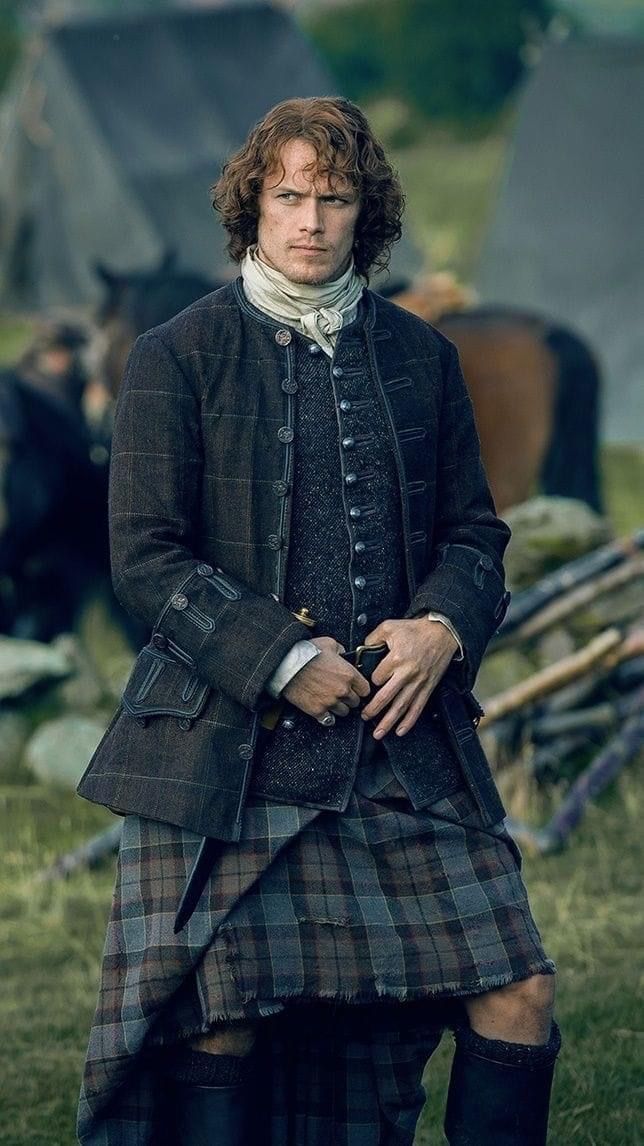 Jamie Fraser adamlığın kitabını yazda erkolar öğrensin <3