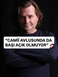 Kadınların cami avlusunda başörtüsü takılması zorunlu mu?