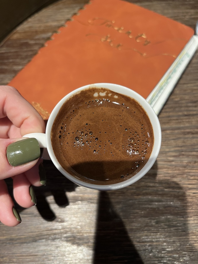 Kimler pazartesi kahvesi içmek ister ☕️🐼?