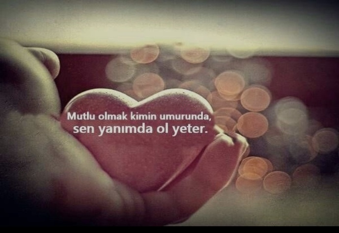 Ula acaba sevmeyi biz mi beceremiyoruz yoksa yanlış kişiyimi seçiyoruz sizce hangisi?