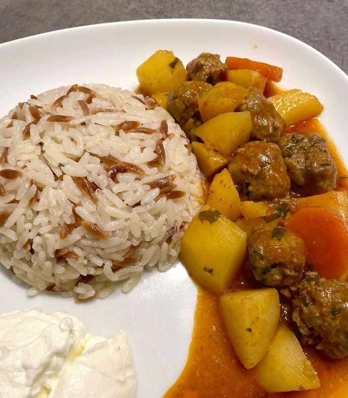 Fırında köfte patates sever misiniz?