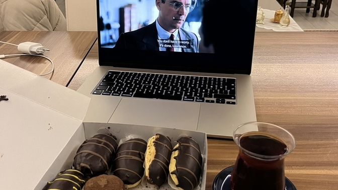 Film izlerken siz de benim gibi durmadan bir şeyler yer misiniz?