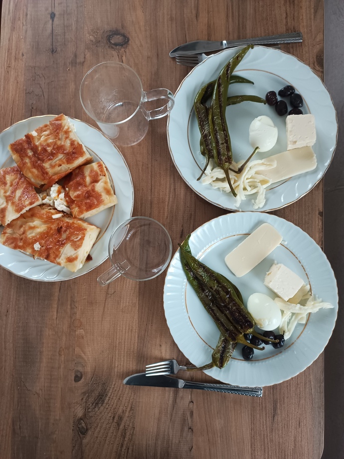 Siz kahvaltiyi yaptiniz mi, sabah kahvaltisinda ne yediniz 🍳🥐?