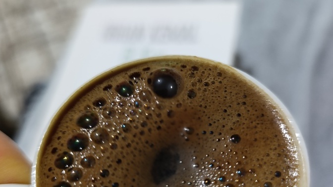 Okuduğum kitabı tahmin edebilir misiniz, bilene kahve ısmarlıyorum ☕😀?