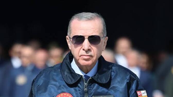 Turkiyede her basarili kadinin arkasinda erkek mi var, sizin arkanizda kim var?