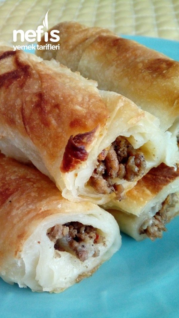 Kıymalı börek mi patlıcan böreği mi daha lezzetli, hangisini tercih edersiniz 😌?