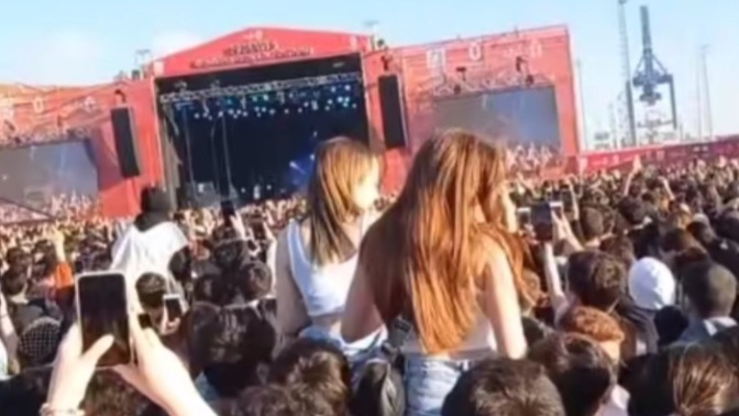 Kızlar, Sevgiliniz sizi omzunda tasıyabılıyor mu? Veyahut tüm konser boyunca veyahut konser dışında? Sürekli tasıttıran var mi?