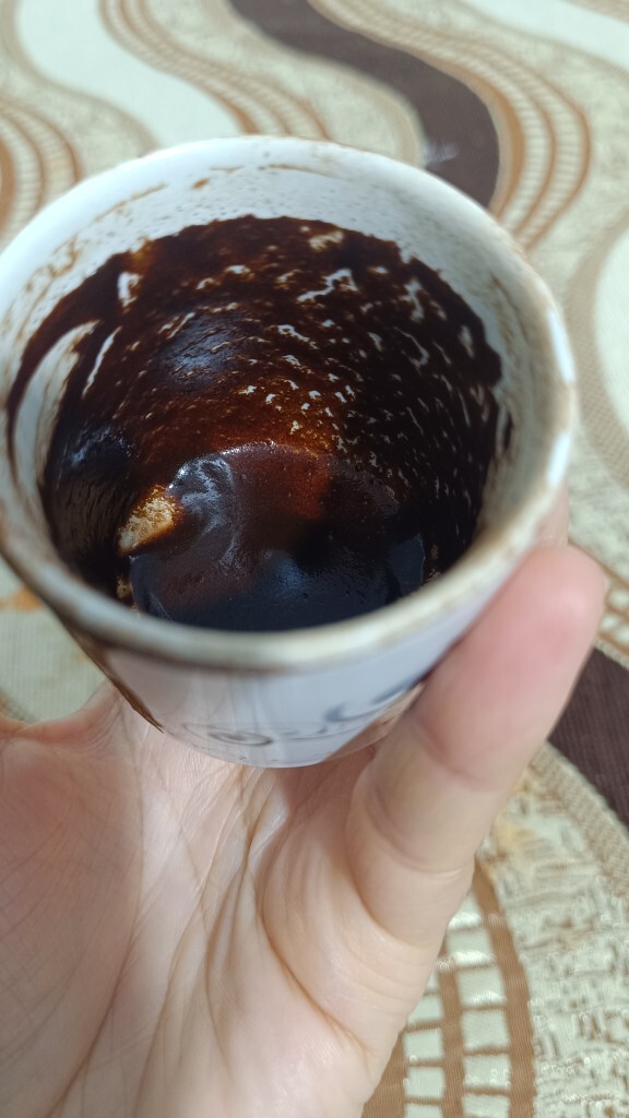 Fal bakabilen varsa yorumlayabilir mi?
