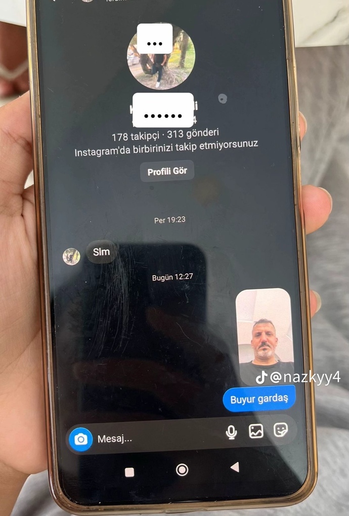 Eşinize veya sevgilinize gelen tanışma mesajını cevaplar mısınız?