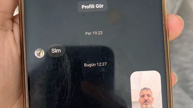 Eşinize veya sevgilinize gelen tanışma mesajını cevaplar mısınız?