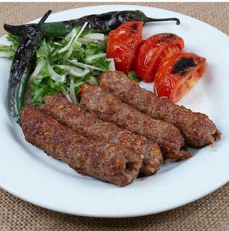 Acılı kıyma kebabı sever misin?