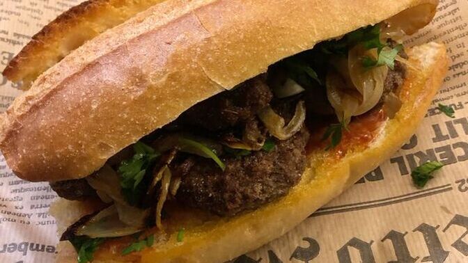 Köfte ekmek sevenler burada mı, sizce en iyi köfte ekmek nasıl olmalı?