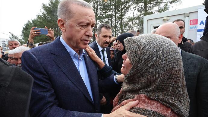 Gönüllere nasıl taht kurdu?