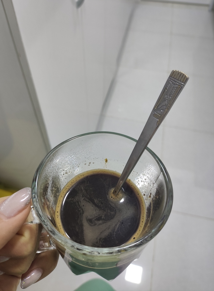 Hellouuu gününüz nasıl geçiyor? benim çok yorucu kahve aldım kendime geleyim bi afiyet olsun alırımmm?