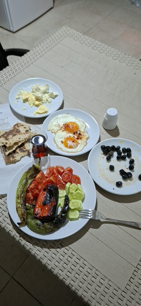 Arkadaslar kahvaltı yapıldımı?