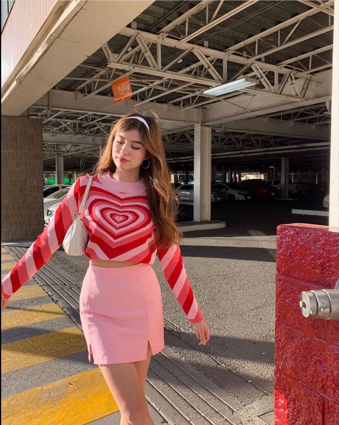 Pembe ve kırmızı uyumu güzel mi?