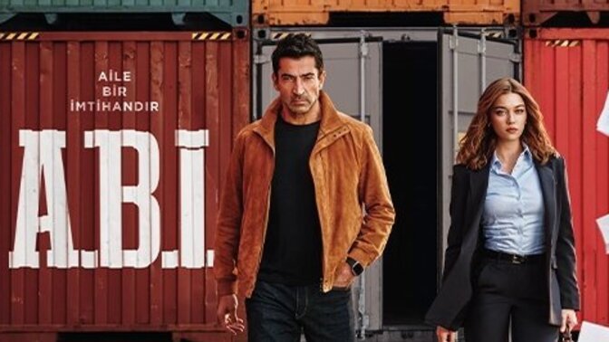 Abi dizisinde Kenan İmirzalıoğlu ile Afra Saraçoğlu yaş farkına rağmen sizce uyumlu mu?