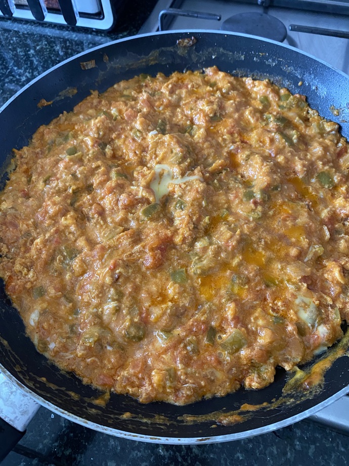 Menemeni çatalla mı yersiniz yoksa ekmek banarak mı?
