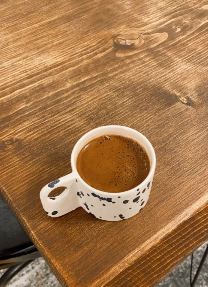 Aynı frekansta olanlar mı yoksa zıt kutuplar da olanlar mı birbirini çeker?
