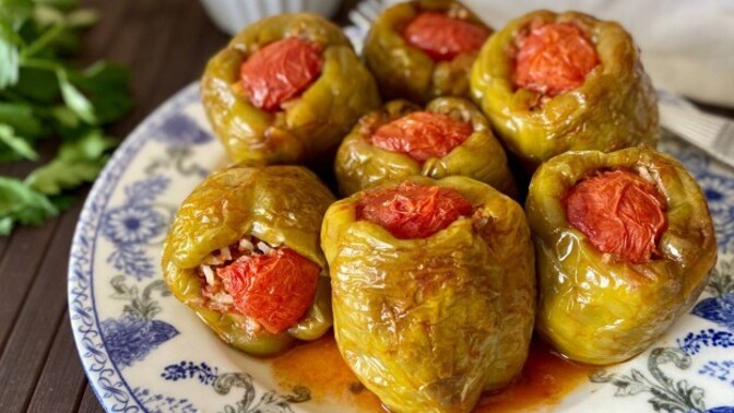 Dolmayı kabuğuyla mı yersin yoksa kabuğunu soyup mu?